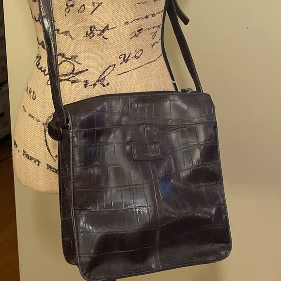 Relic Womens Shoulder Bag Black Crocodile Embossed Adjustable Strap Snap S - Picture 12 of 12